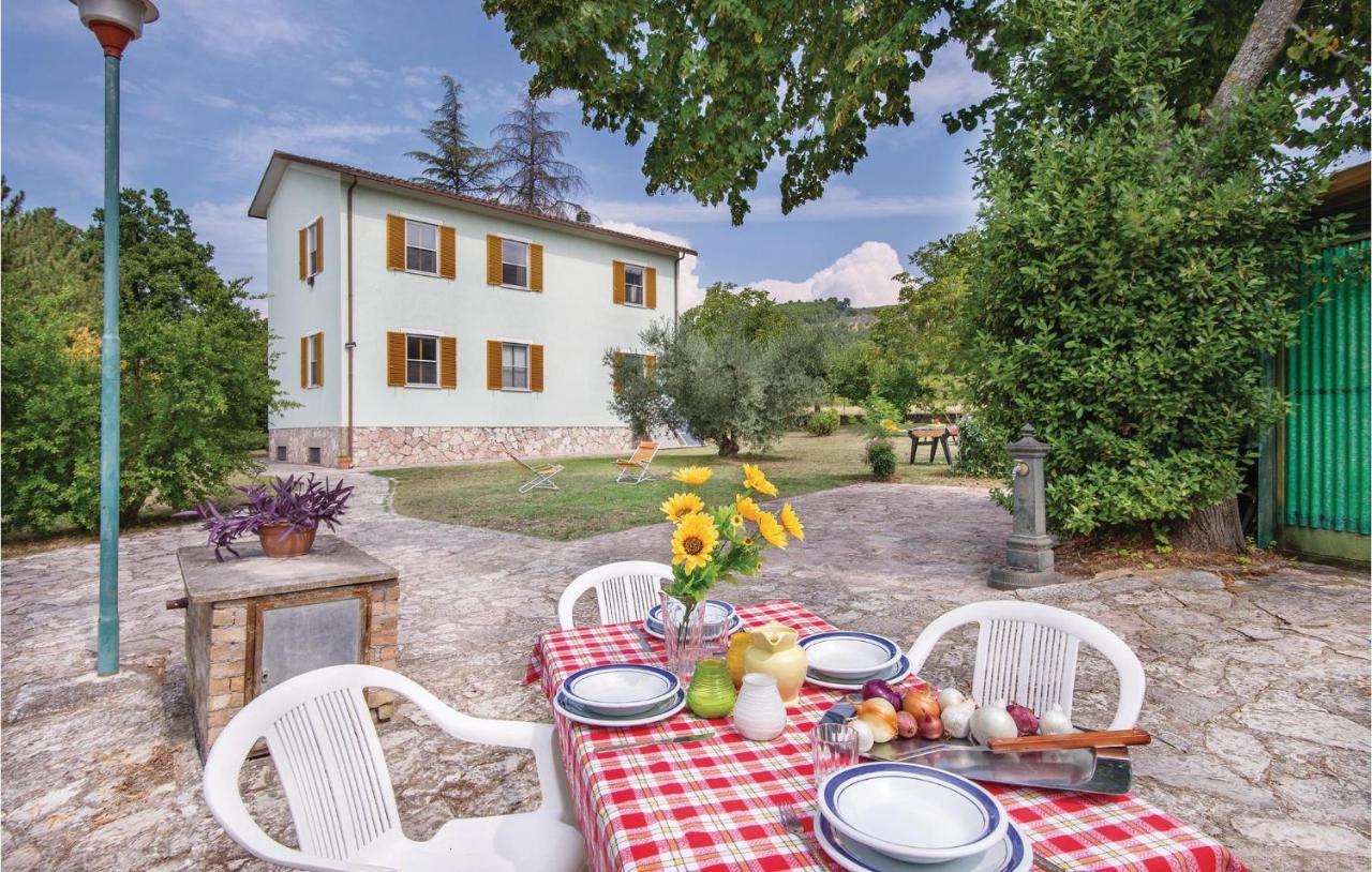 Amazing Home In Spoleto With Wifi Bazzano Inferiore Luaran gambar